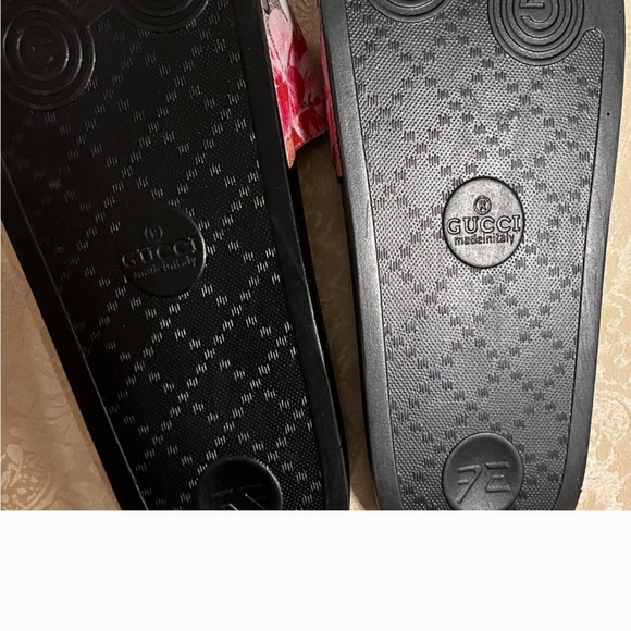 Gucci Black and Red Floral Women's Slippers - Picture 3 of 5